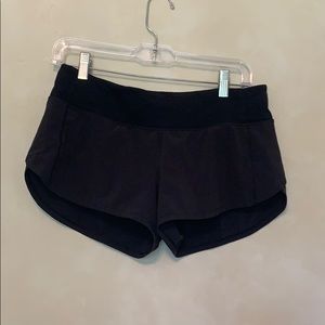 Lululemon Speed Up Short size 6 **2 way stretch **